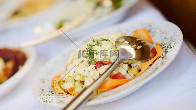 餐饮食材配送，为何有区域限制？揭秘背后的原因**